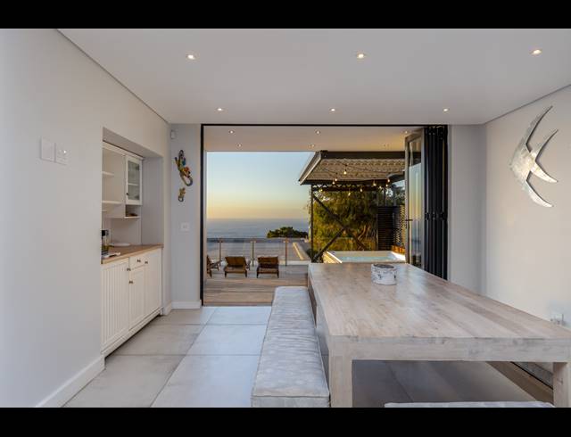 7 BEDROOM HOUSE TO LET IN CAMPS BAY